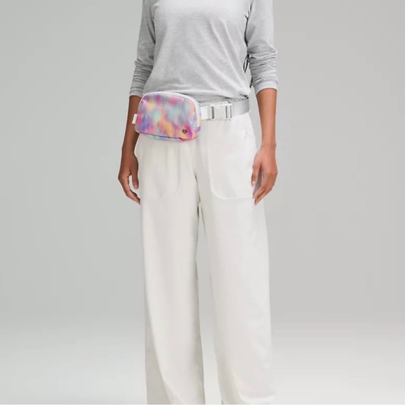 New LULULEMON Everywhere Belt Bag 1L Prism Wash Print Multi/Vapor - Picture 6 of 7